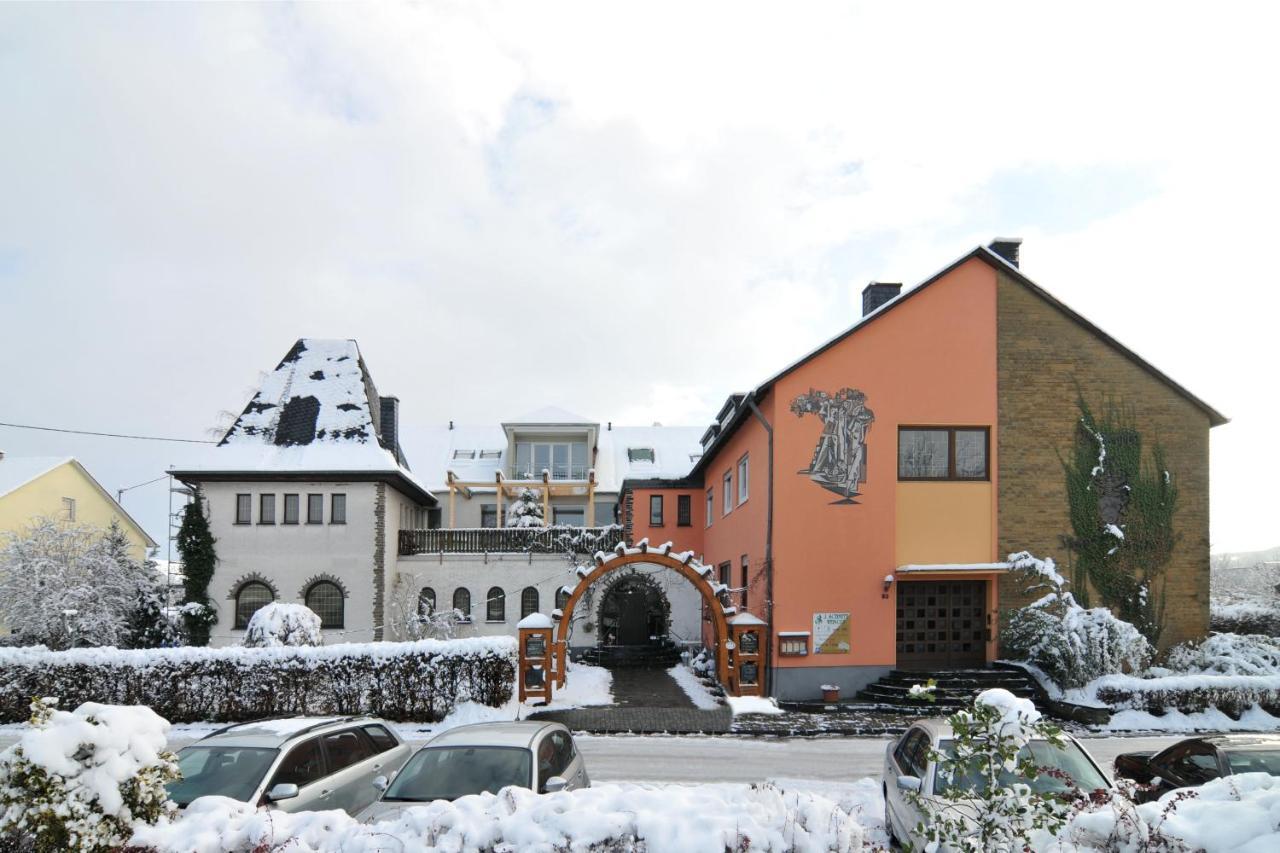 Gaestehaus Wein Im Turm Longuich Экстерьер фото