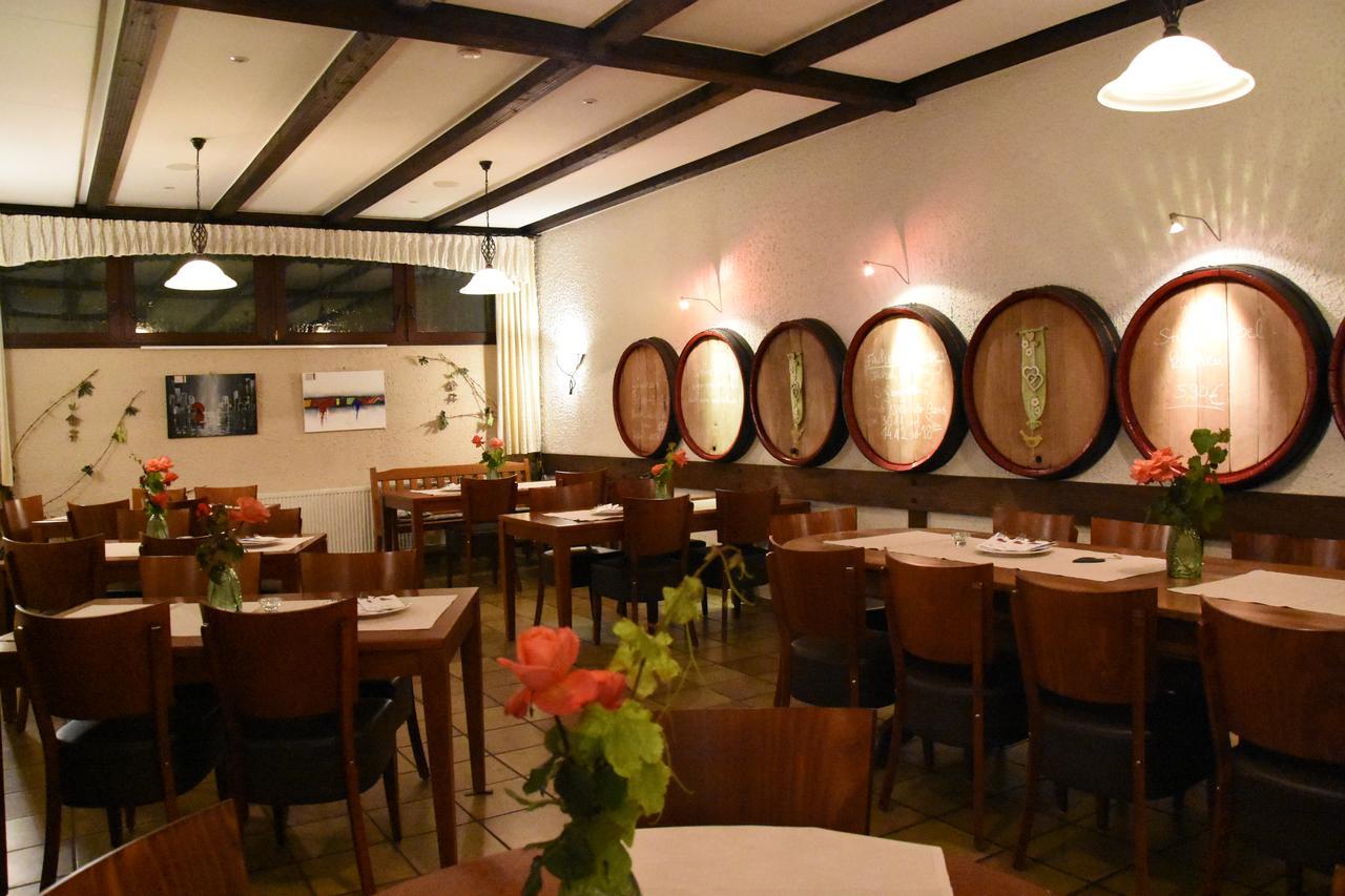 Gaestehaus Wein Im Turm Longuich Экстерьер фото
